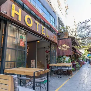 Viva La Butik 2*, Σμύρνη Τουρκία